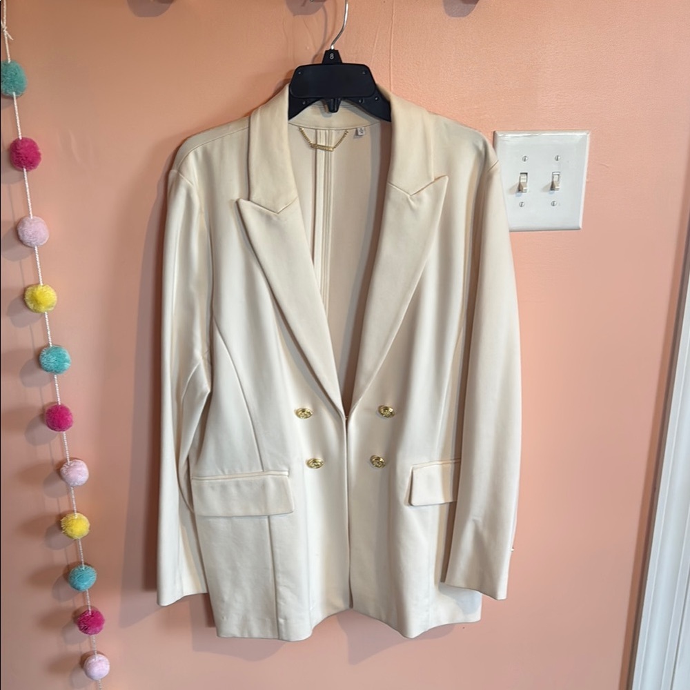 Chicos Cream Blazer with Gold Buttons size 3 (16-18-XL)